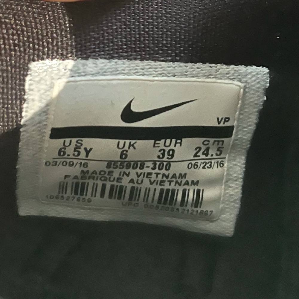 Like New NikeZoom KD 9 Birds of Paradise - Picture 4 of 7